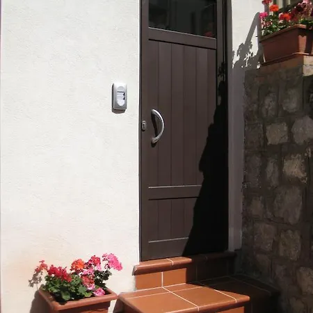 公寓 Gaia Holidays 切法卢